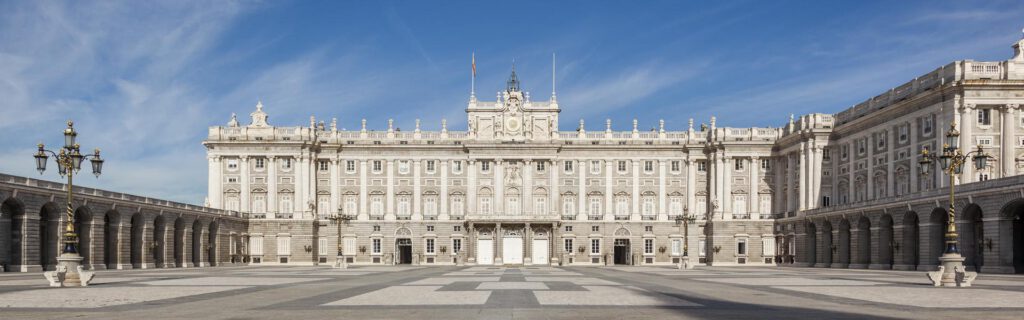 3-palacio_real_cabecera_fachada_principal_